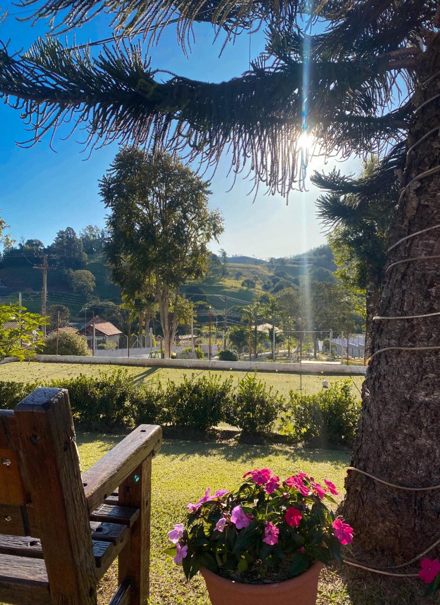 Pousada Flores Do Campo Águas de Lindóia Exteriér fotografie